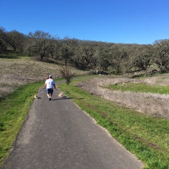 Sonoma Valley Regional Park - Beginning of trail from Hwy 12 - Parks Near Me - Glen Ellen, California Sonoma Valley Regional Park - Beginning of trail from Hwy 12 - Parks Near Me - Glen Ellen, California