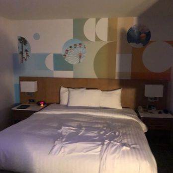 Clementine Hotel & Suites - Hotels Near Me - Anaheim, California Clementine Hotel & Suites - Hotels Near Me - Anaheim, California