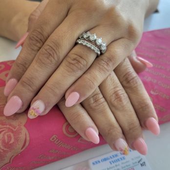 Organic Nails By Yvonne - She took this pic of my nails. Love them !! - Nail Salons Near Me - Houston, Texas Organic Nails By Yvonne - She took this pic of my nails. Love them !! - Nail Salons Near Me - Houston, Texas