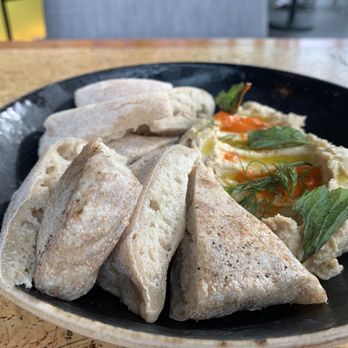 360 Rooftop Bar - Hummus Platter - Lounges Near Me - St. Louis, Missouri