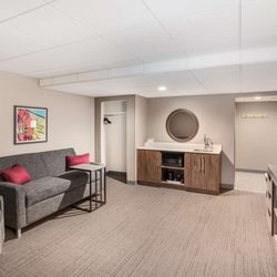 Hampton Inn & Suites Houghton - Guest room