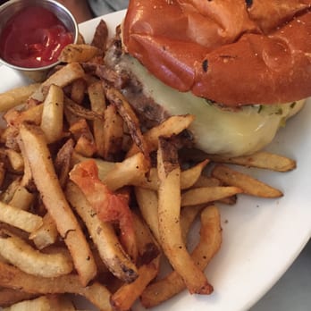 Neptune Oyster - Neptuneburger: gives the seafood a run for its money. - Seafood Near Me - Boston, Massachusetts Neptune Oyster - Neptuneburger: gives the seafood a run for its money. - Seafood Near Me - Boston, Massachusetts