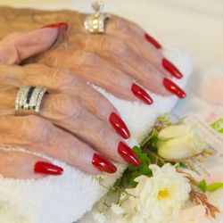 VB Nails and Spa