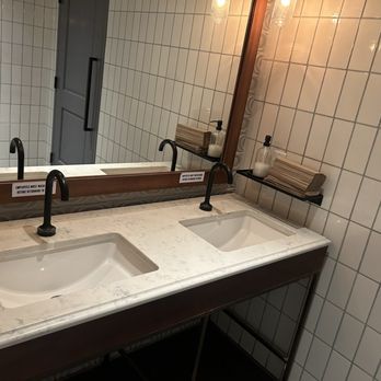 The Cheesecake Factory - Clean restroom - Desserts Near Me - Nashville, Tennessee The Cheesecake Factory - Clean restroom - Desserts Near Me - Nashville, Tennessee