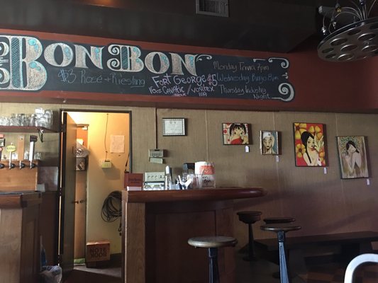 Bon Bon by null