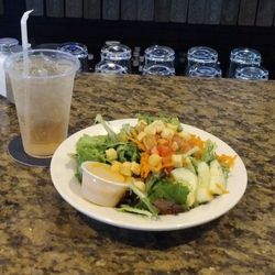 Big Al's Pub & Grubberia - Ginger ale and a side salad