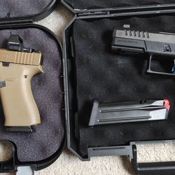 GrabAGun - Glock 43x MOS/CZ P-10C Ported (aftermarket trigger/Hogue grip)