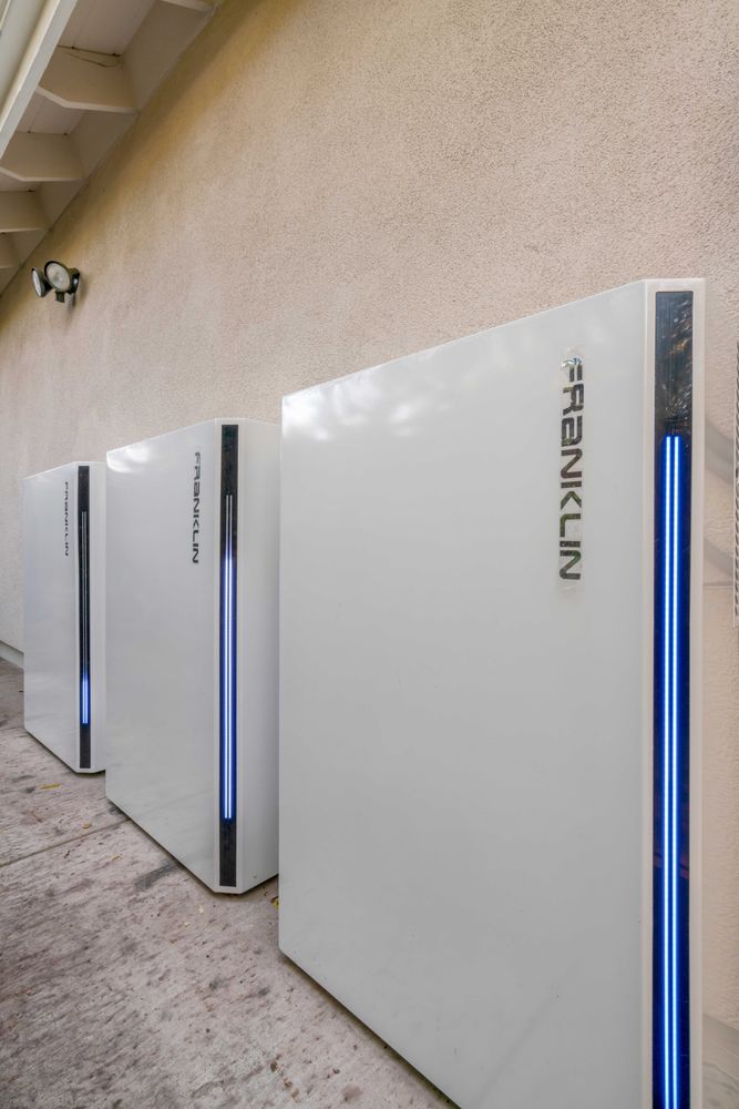 Slide of Shelter Roofing and Solar