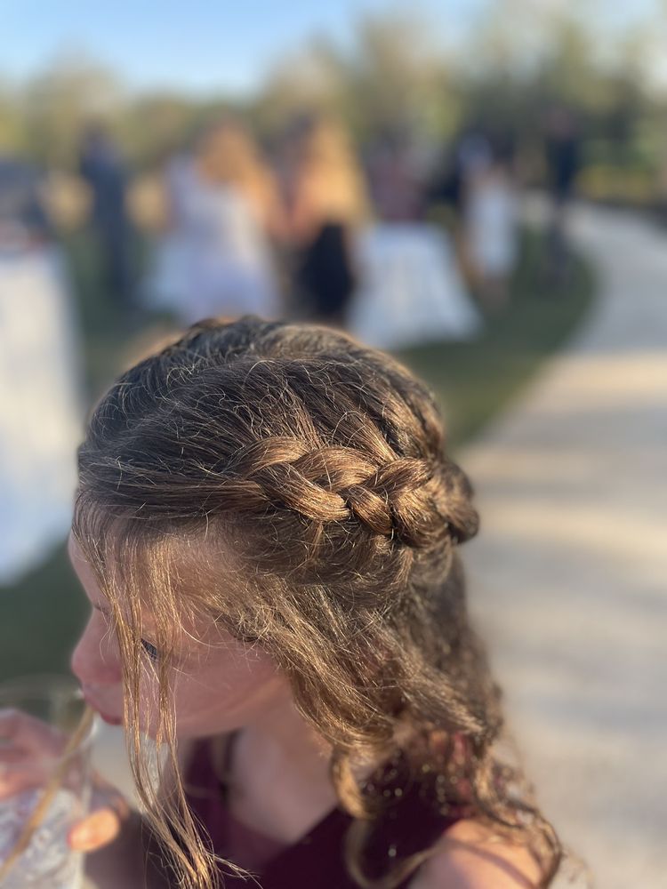 DejaVu Hair & Design Image