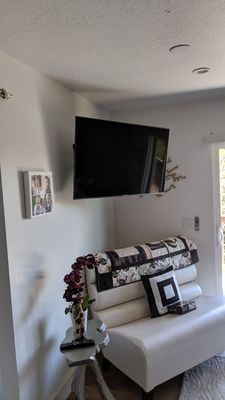 TV mount and Roku install - This customer had a TV and TV mount with no tools or experience installing them. We arrived with the experience and tools to install her TV securely along with configure her Roku Streaming device to her TV. While there we noticed she had an Ethernet plug that was meant for the TV, but was not wired correctly. We fixed the cable issue and plugged it into the Roku for faster loading times. TV mount and Roku install - This customer had a TV and TV mount with no tools or experience installing them. We arrived with the experience and tools to install her TV securely along with configure her Roku Streaming device to her TV. While there we noticed she had an Ethernet plug that was meant for the TV, but was not wired correctly. We fixed the cable issue and plugged it into the Roku for faster loading times.