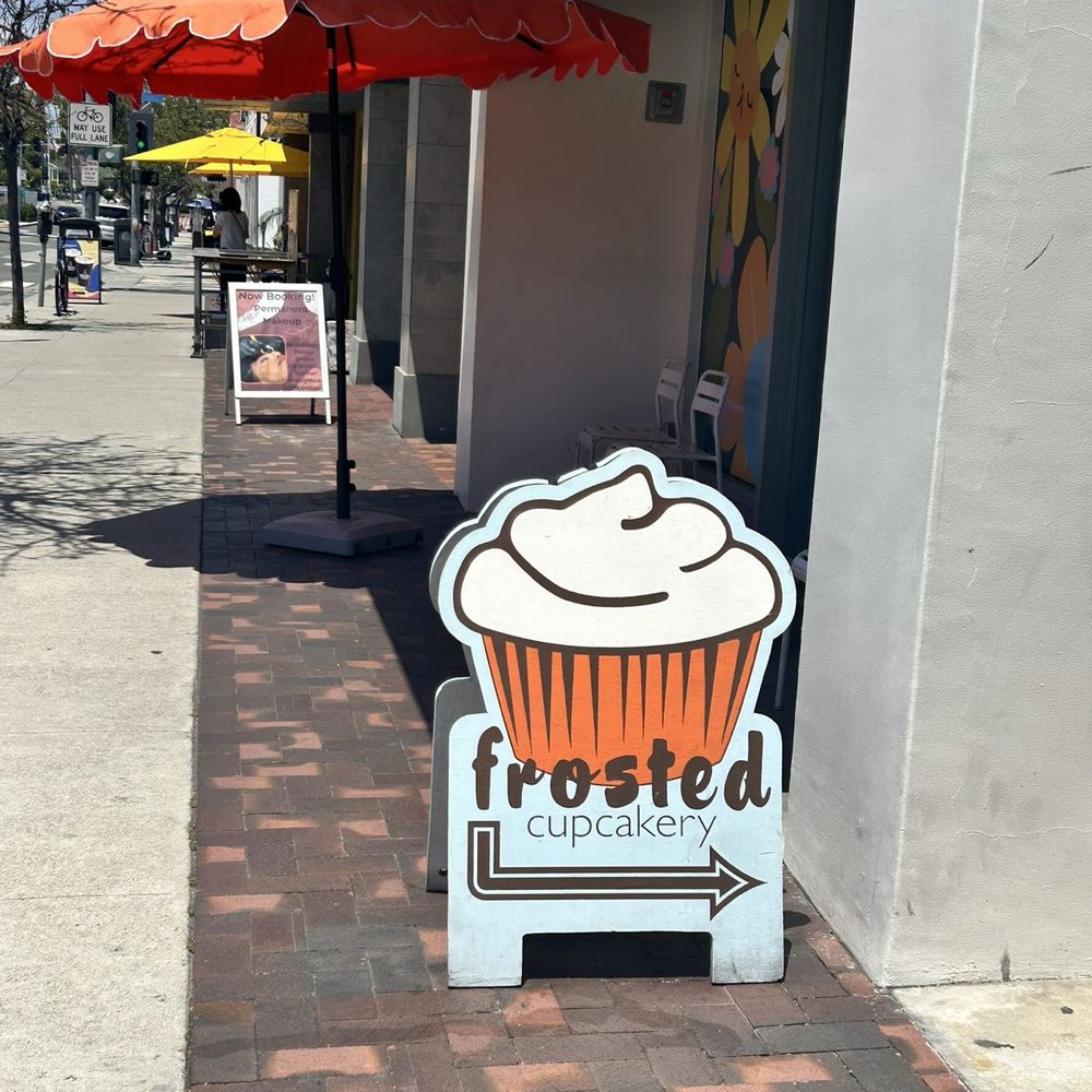 Frosted Cupcakery - Bakeries Near Me - Long Beach, California