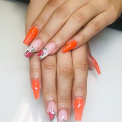 Mani Q Spa - By Ivy