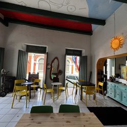 Bien Papayas - Inside