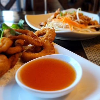 Aroy Thai Kitchen - Frieds calamari and pad thai - Thai Near Me - Las Vegas, Nevada