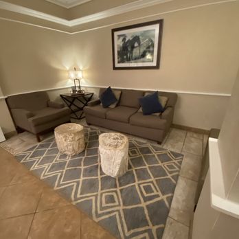 Best Western Plus Frontier Inn - By front entrance - Hotels Near Me - Cheyenne, Wyoming Best Western Plus Frontier Inn - By front entrance - Hotels Near Me - Cheyenne, Wyoming