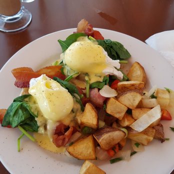 Balans - Eggs benedict with spinach and bacon - New American Near Me - Miami Beach, Florida Balans - Eggs benedict with spinach and bacon - New American Near Me - Miami Beach, Florida