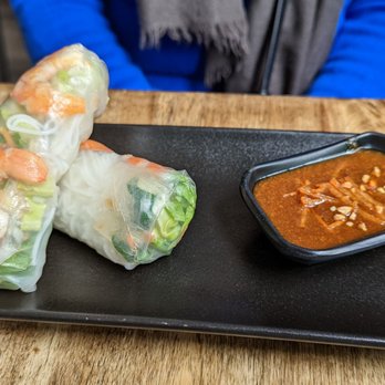 tata - Vietnamese spring rolls with shrimp (one of SEVEN possible fillings!) - Vietnamese Near Me - Vienna, 9