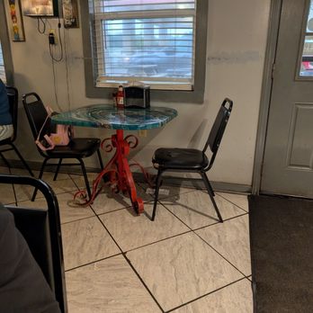 Elwood's Shack - Barbeque Near Me - Memphis, Tennessee