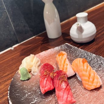 Saké - Salmon belly and tuna nigiri - Bars Near Me - Sydney, NSW Saké - Salmon belly and tuna nigiri - Bars Near Me - Sydney, NSW