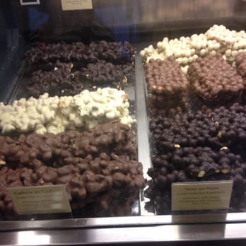 Rausch Schokoladenhaus - Cashews and hazelnuts - Chocolatiers & Shops Near Me - Berlin, BE Rausch Schokoladenhaus - Cashews and hazelnuts - Chocolatiers & Shops Near Me - Berlin, BE
