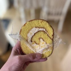 Die Die Must Try Beverage - Pineapple Swiss roll