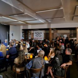 Comedy Hideaway - FULL CROWD AT HIDEAWAY