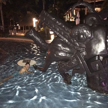 Mayan Palace - Playing at the pool - Hotels Near Me - Playa del Carmen, ROO