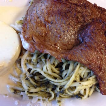 El Tesoro del Inca - Tallarines verdes - not very green pasta and with thin steak - Peruvian Near Me - Irving, Texas