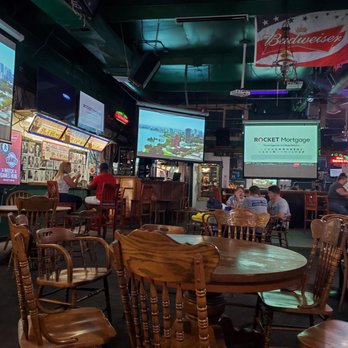 Pleasanton Sunshine Saloon - Inside - Sports Bars Near Me - Pleasanton, California Pleasanton Sunshine Saloon - Inside - Sports Bars Near Me - Pleasanton, California