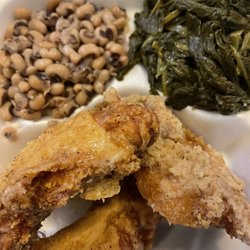 Kleer-Vu Lunchroom - Meat & two - fried chicken, turnip greens, black eyed peas