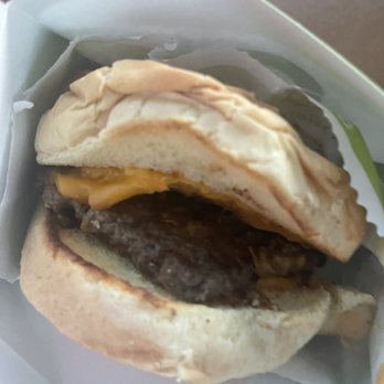 BurgerFi - Bacon Cheeseburger without bacon... 100% plain :( - American Near Me - Fort Lauderdale, Florida