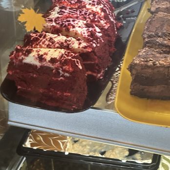 Blu Bee cafe - Red velvet - Ice Cream & Frozen Yogurt Near Me - Painesville, Ohio