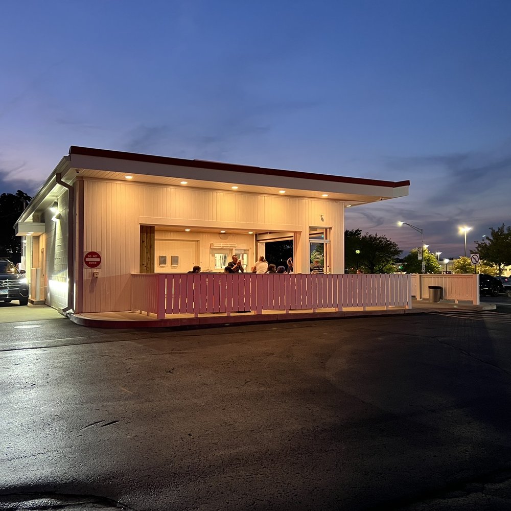 Comet Frozen Custard - Building - Ice Cream & Frozen Yogurt Near Me - Rolling Meadows, Illinois Comet Frozen Custard - Building - Ice Cream & Frozen Yogurt Near Me - Rolling Meadows, Illinois