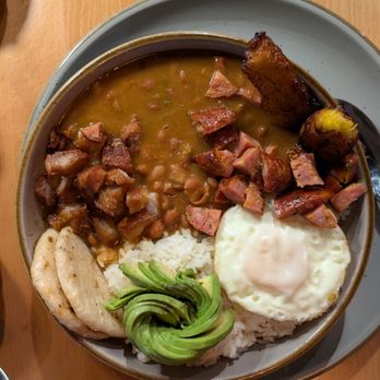 Las Caleñitas Restaurant & Bakery - Cazuela de Frijoles - Colombian Near Me - Doral, Florida Las Caleñitas Restaurant & Bakery - Cazuela de Frijoles - Colombian Near Me - Doral, Florida
