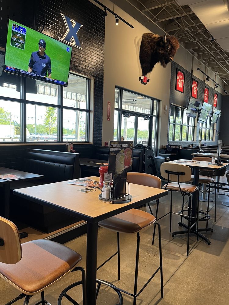 Social spots from Buffalo Wild Wings
