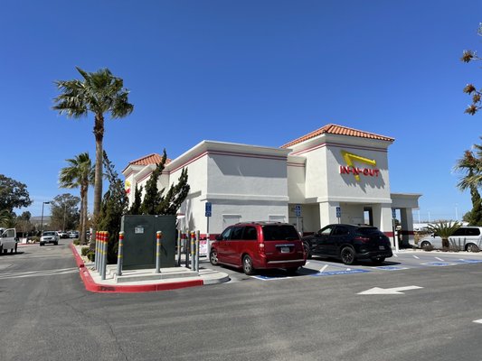 In-N-Out Burger by null