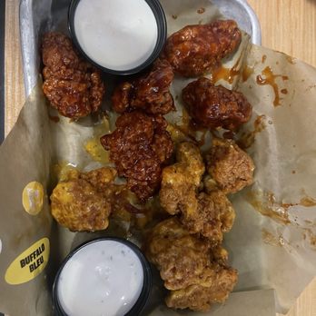 Buffalo Wild Wings - Sports Bars Near Me - Flemington, New Jersey Buffalo Wild Wings - Sports Bars Near Me - Flemington, New Jersey