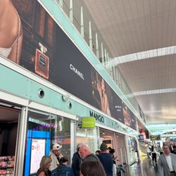 El-Prat Terminal 1 - Store view