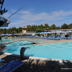 Baia Azzurra - Una delle due piscine con giochi d'acqua