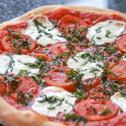 Rai's Pizza - Margherita