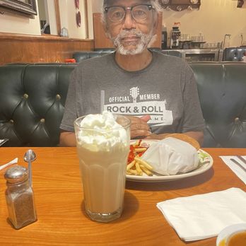 Henri's - Yummy malt - Diners Near Me - Canoga Park, California Henri's - Yummy malt - Diners Near Me - Canoga Park, California