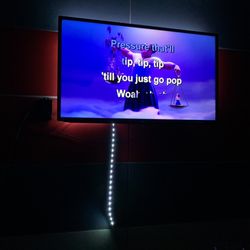 Karaoke DUET 35 - One LED light strip in the entire room, hanging from the TV
