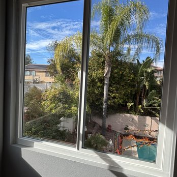 BJ's Glass & Mirrors - Glass & Mirrors Near Me - Bloomington, California