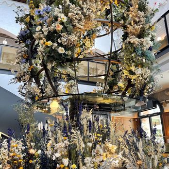 German Gymnasium - Beautiful decor for brunch - German Near Me - London, XGL