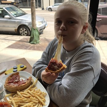Giordano's - Pizza Near Me - Chicago, Illinois