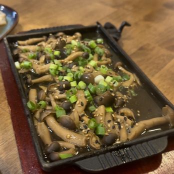 American Japa Sushi - a pan of food on a table - Sushi Bars Near Me - Orlando, Florida