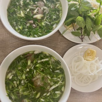 Pho Thin Hanoi - No.1 (Bottom) & No.2 + meat balls (Top) - Vietnamese Near Me - San Leandro, California Pho Thin Hanoi - No.1 (Bottom) & No.2 + meat balls (Top) - Vietnamese Near Me - San Leandro, California