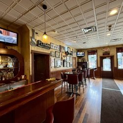 Wellsboro House - Bar and main entrance