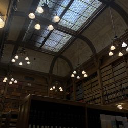 The Great Library in Osgood Hall - Library