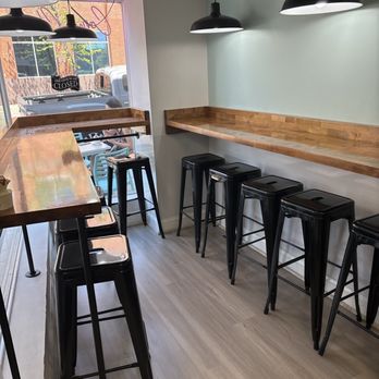 Chill Nitro - Stool seating area - Ice Cream & Frozen Yogurt Near Me - Winston-Salem, North Carolina